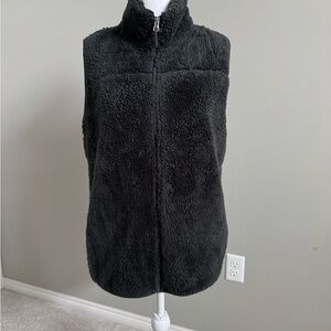 Eddie Bauer Cozy Women’s Dark Grey Sherpa Fleece Vest